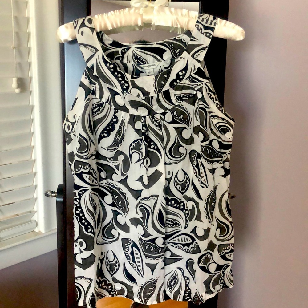 Banana Republic Sleeveless Shirt